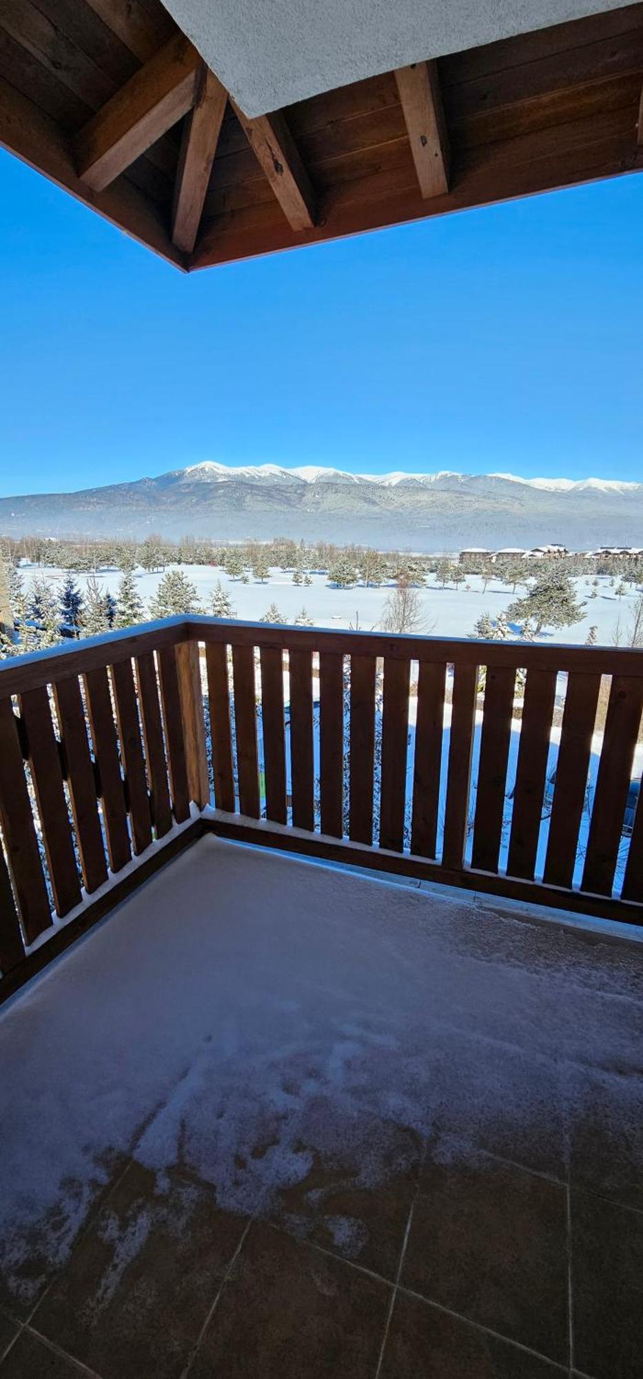 Green Peaks Suite In Pirin Golf & County Club Razlog Room photo
