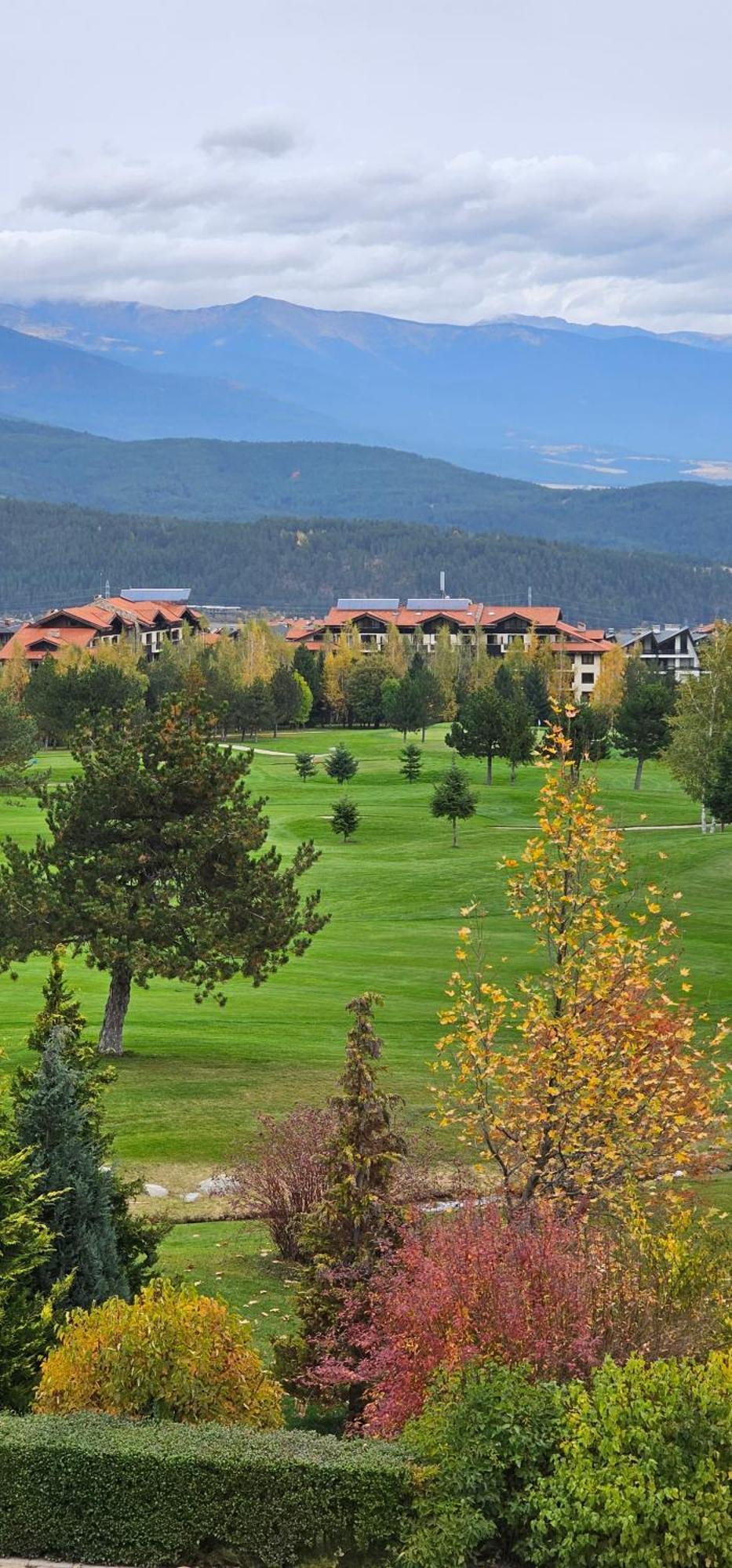 Green Peaks Suite In Pirin Golf & County Club Razlog Room photo